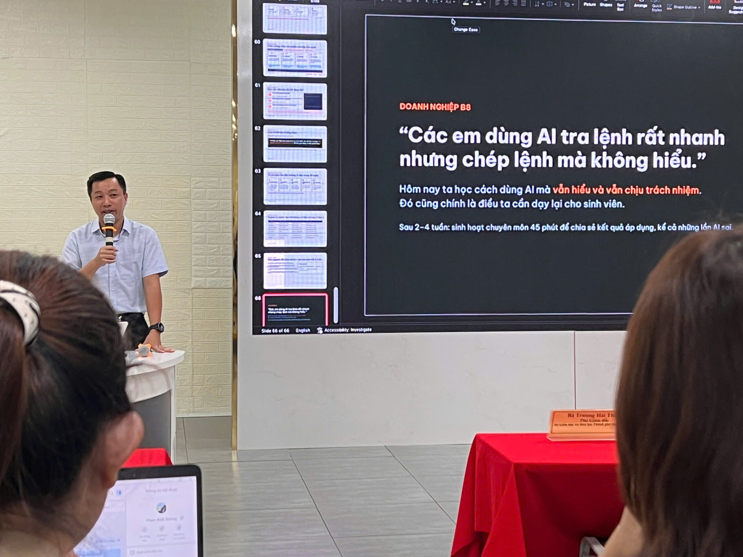 Các báo cáo viên tham gia chia sẻ tại Hội nghị tập huấn ứng dụng AI năm 2026.